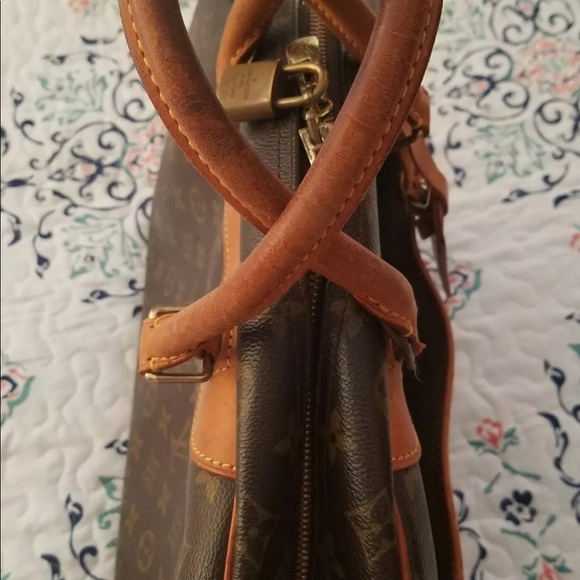 Traded Louis Vuitton Dueville - Picture 3 of 8